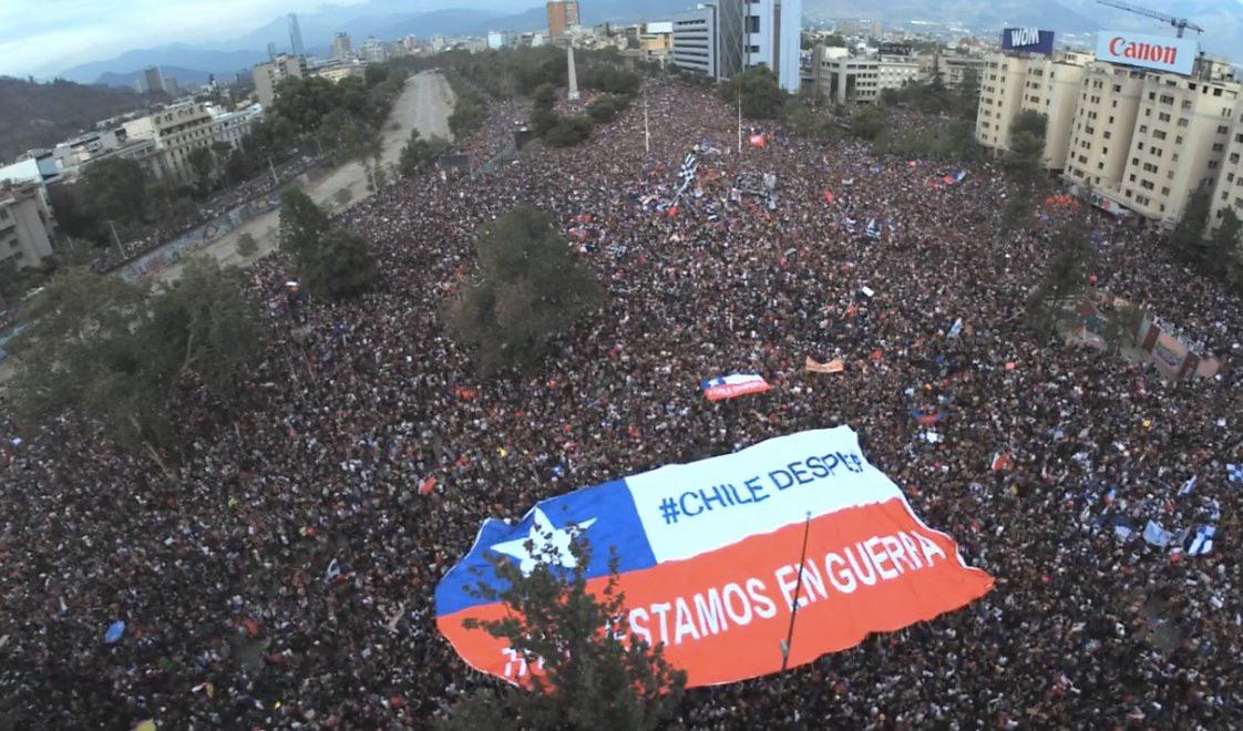 Αναβρασμός στη Χιλή: Περισσότεροι από ένα εκατομμύριο διαδηλωτές στους δρόμους (βίντεο)