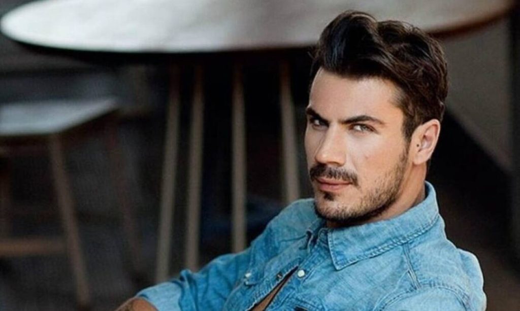 Το «πρώην» κορίτσι του Άκη Πετρετζίκη θα σας αφήσει άφωνους (φωτό)