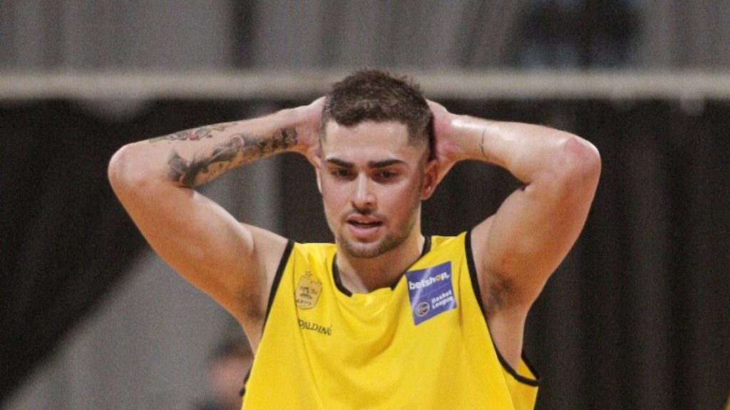 ΑΕΚ: Ο Β.Τολιόπουλος σκόραρε και είπε στον Η.Παπαθεοδώρου: «Μη με βάζεις μ…κα»