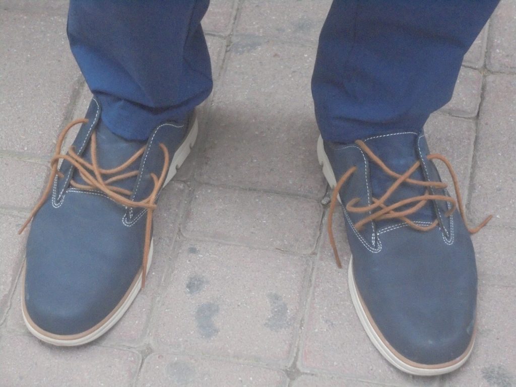 Για αυτόν τον λόγο λύνονται από μόνα τους τα κορδόνια μας