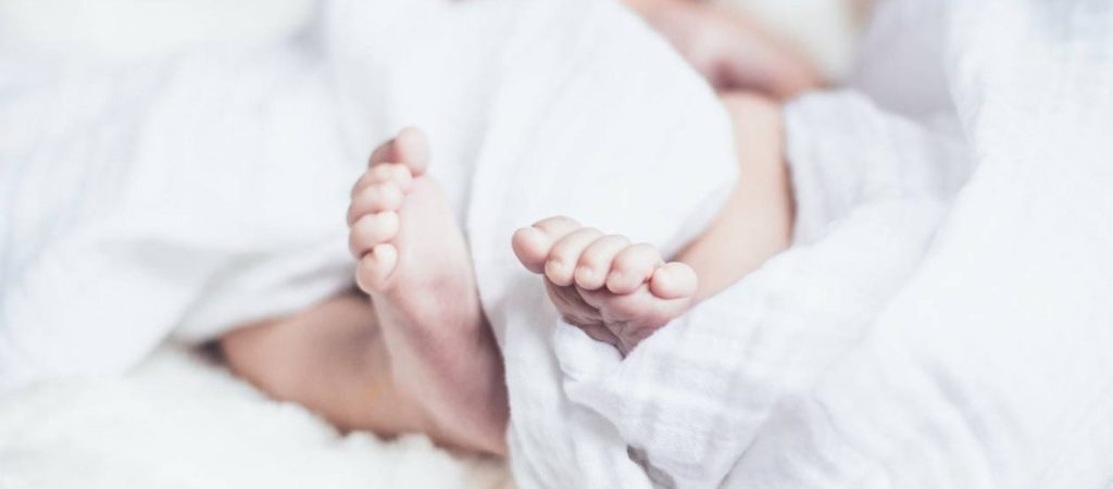 Παγκόσμιο ρεκόρ στην Κίνα: 67χρονη απέκτησε παιδί με φυσικό τρόπο