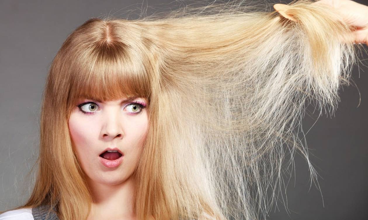 Ψαλίδα: Κόλπα για να την αντιμετωπίσεις χωρίς να κόψεις τα μαλλιά σου