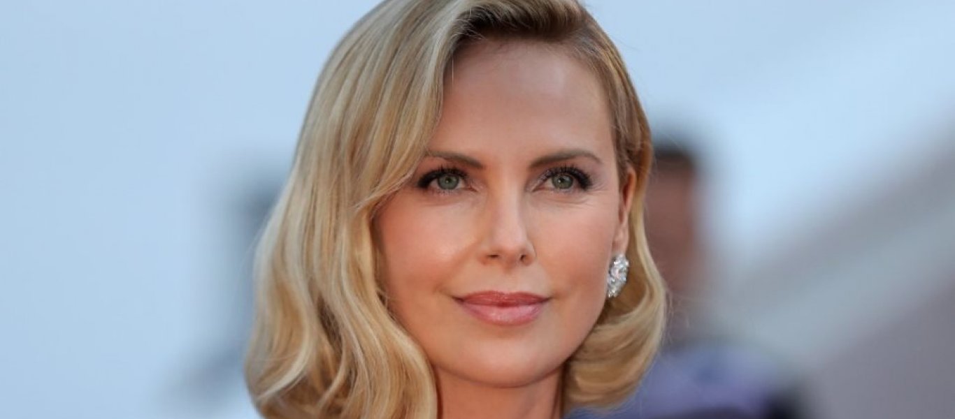 H Charlize Theron δηλώνει… ελεύθερη και ωραία (φωτό)