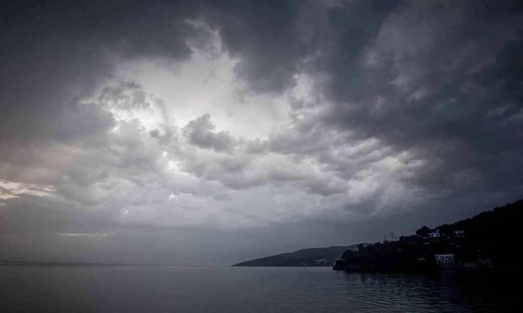 «Βουτιά» θα κάνει ο υδράργυρος μέσα σε 24 ώρες – «Έρχονται» ισχυροί βοριάδες την Παρασκευή