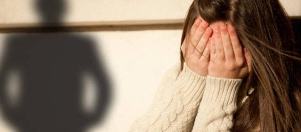 Μάνη: Απείλησαν την 12χρονη μητέρα και ιερέας – Τι υποστηρίζει η μητέρα;