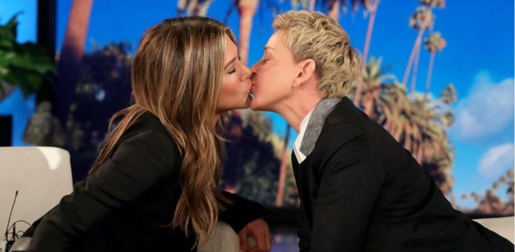 Ελένη Τσολάκη – Κατερίνα Γκαγκάκη: Δεν κρατήθηκαν και φιλήθηκαν σαν τις Τζένιφερ Άνιστον και Έλεν Ντε Τζενέρις (φωτο)