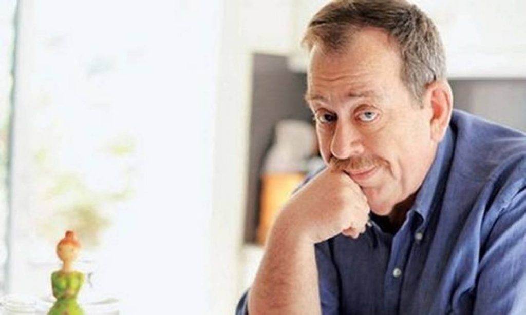 Ηλίας Μαμαλάκης: «Οι αμοιβές μου τη χρυσή εποχή της τηλεόρασης δεν έχουν καμία σχέση με τις σημερινές» (βίντεο)