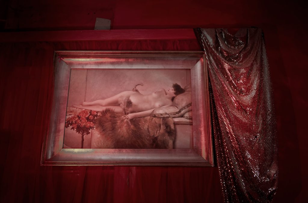 Η φρικιαστική ιστορία πίσω από το πορνείο της «κολάσεως» (φωτό)