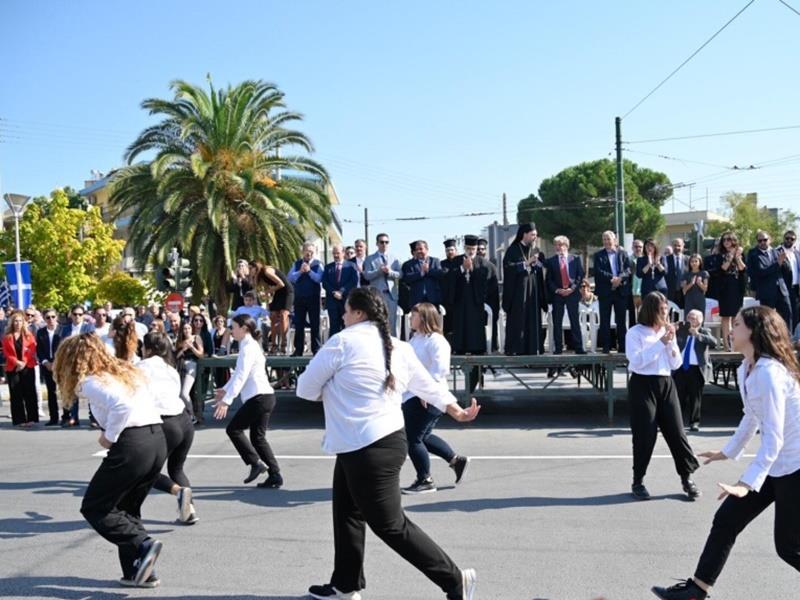 ΓΕΛ Ν.Χαλκηδόνας: «Δεν έχουμε σχέση με τα άτομα που προσπάθησαν να διακωμωδήσουν την παρέλαση»