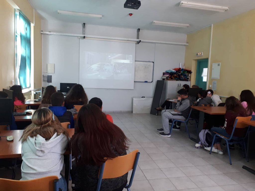 Στα σχολεία μάθημα οδικής ασφάλειας – Τι είπε στην Βουλή η υφυπ. Παιδείας;