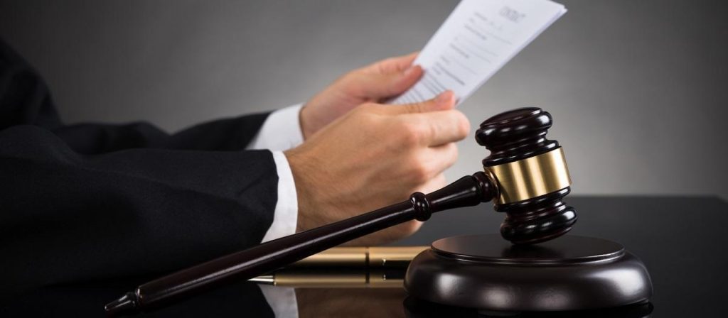 Το Ευρωπαϊκό Δικαστήριο καταδίκασε την Ελλάδα επειδή δεν απήλλαξε δύο μαθήτριες από το μάθημα των Θρησκευτικών!