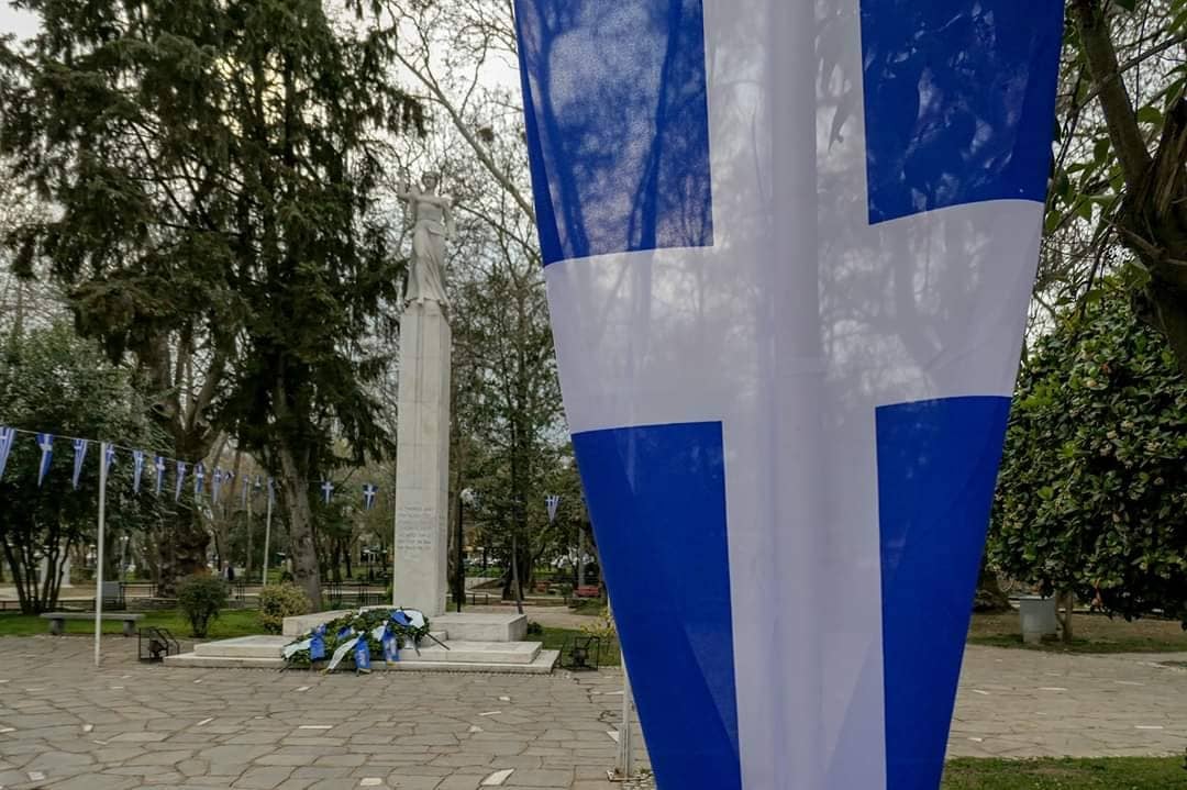 Αποκλεισμός των πολιτών από την κατάθεση στεφάνων στη Δράμα