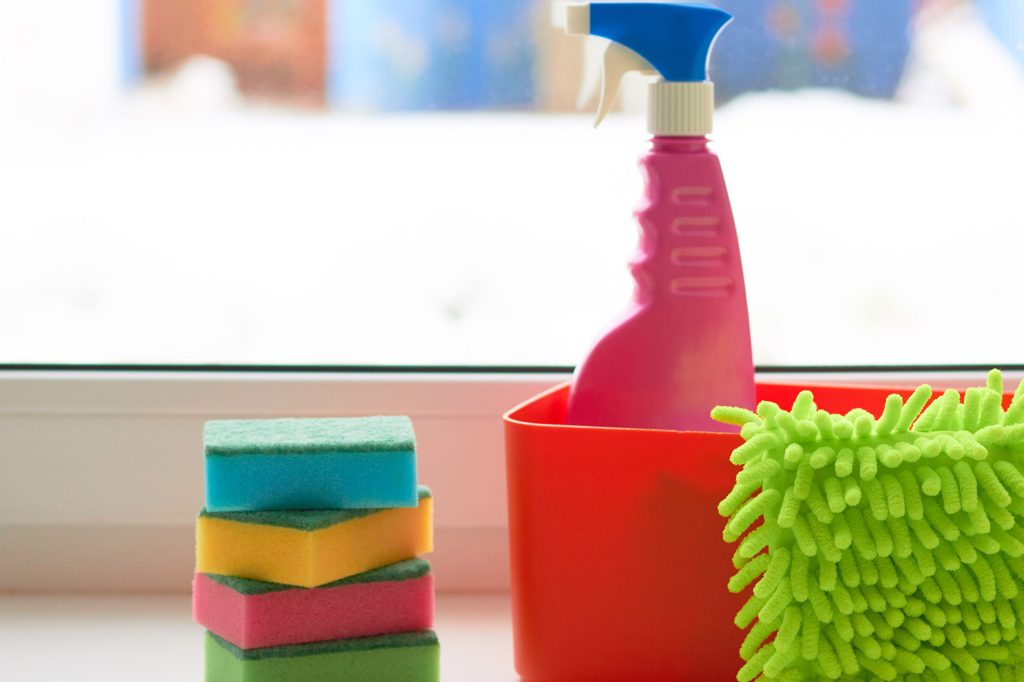 Αυτό είναι το σπρέι που κάνει τα αντικείμενα να μην σπάνε! (βίντεο)