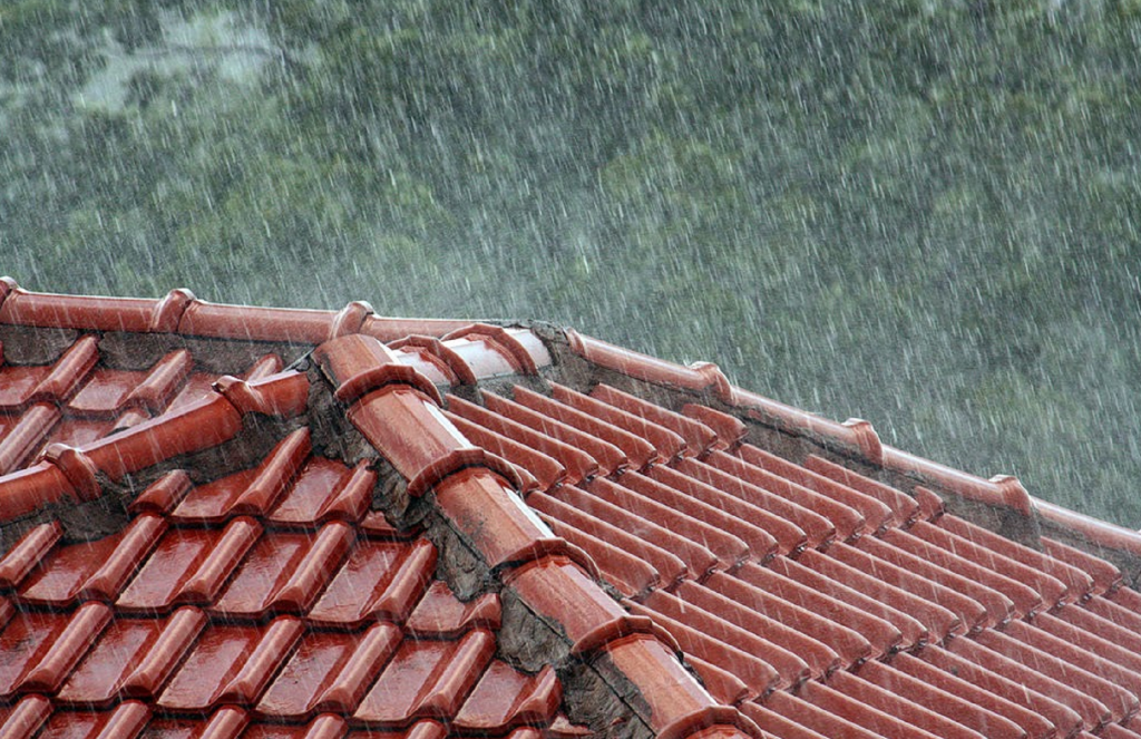 Γιατί λέμε πως «βρέχει καρεκλοπόδαρα» ;