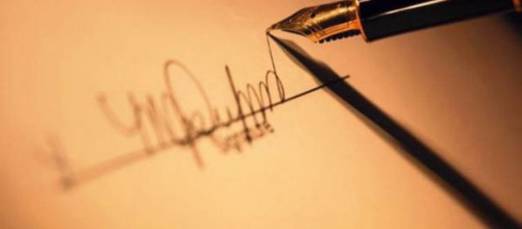 Να τι αποκαλύπτει η υπογραφή για το χαρακτήρα σας – Η ανάλυση υπογραφών διάσημων (βίντεο-φωτο)