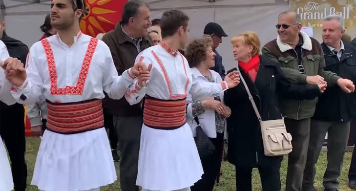 Ύβρεις κατά της Ελλάδας από τους Σκοπιανούς της Αυστραλίας: «Είναι σφαγείς και φασίστες και ναζί»!