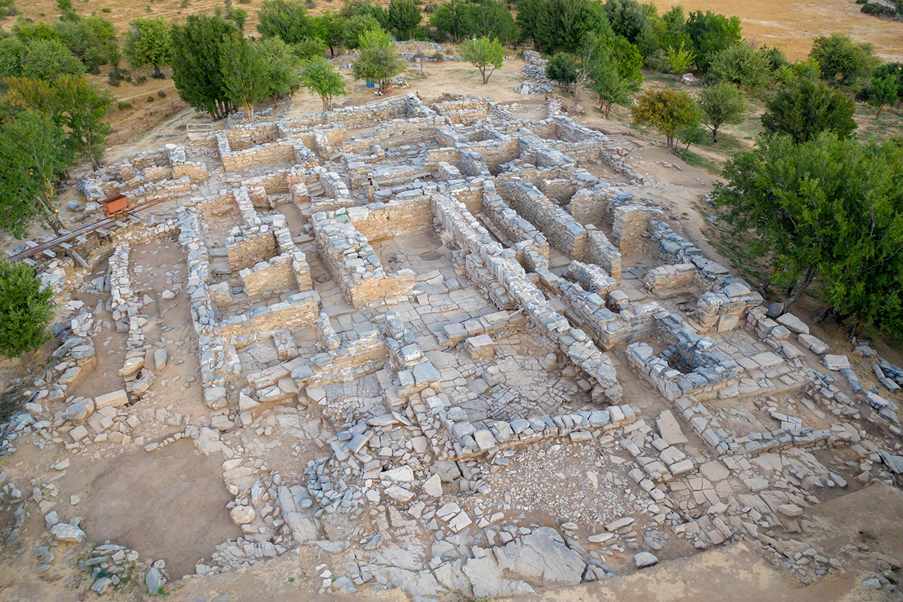 Κρήτη: Κτίσματα μινωικού οικισμού στο φως από αρχαιολογική ανασκαφή (φωτό)