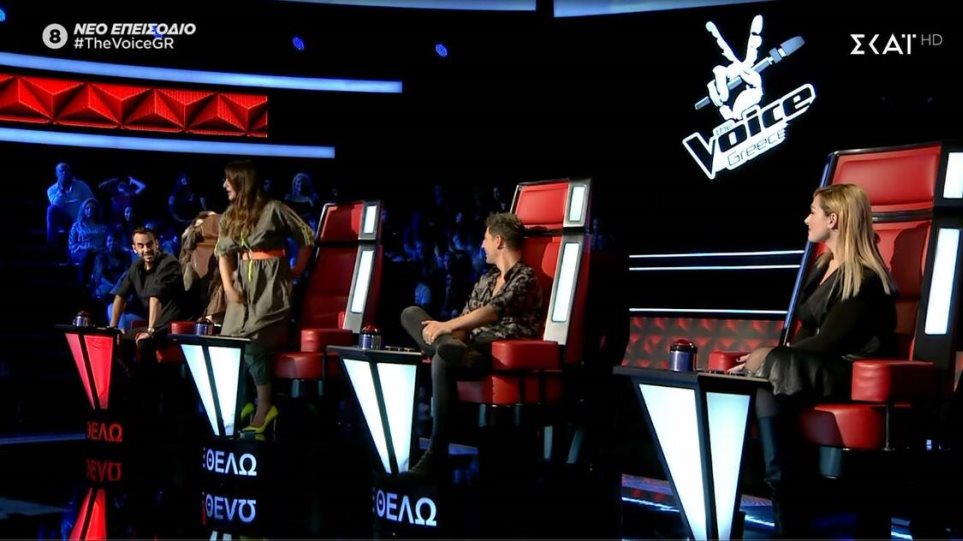 The Voice: Η στιγμή που η Έλενα Παπαρίζου έσκισε το παντελόνι της – Εξομολόγηση στο πλατό (βίντεο)