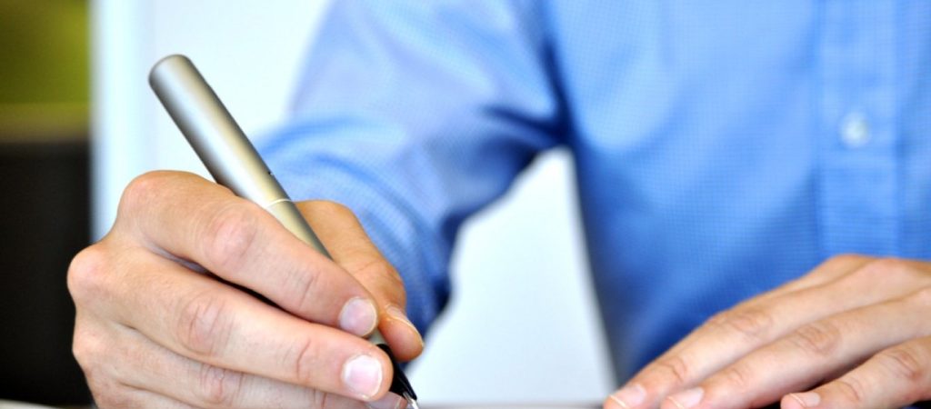 Αυτές είναι οι χειρότερες αλλά και πιο καλοπληρωμένες δουλειές στον κόσμο (βίντεο)