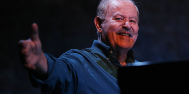 Τα ωραιότερα τραγούδια του Γιάννη Σπανού – Ποια «έντυσαν» θρυλικές ταινίες; (βίντεο)