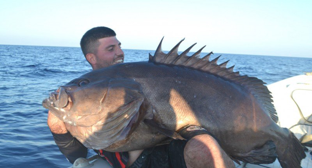 Χανιά: Ψαράς αλίευσε «βλάχο» 47 κιλών στα 190 μέτρα βάθος