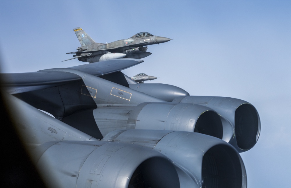 F-16 της ΠΑ σε αποστολή κατά της ρωσικής βάσης σε Συρία: Προβληματισμός σε Μόσχα από «εναγκαλισμό» Αθήνας & Ουάσιγκτον