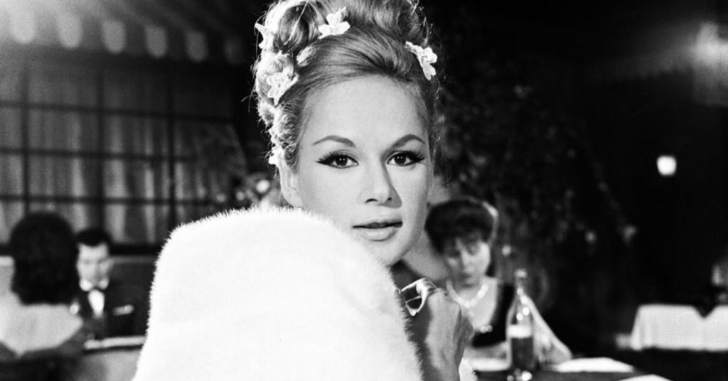 Φωτογραφία ντοκουμέντο: Η Αλίκη Βουγιουκλάκη αναίσθητη στο χειρουργικό κρεβάτι (φωτο)