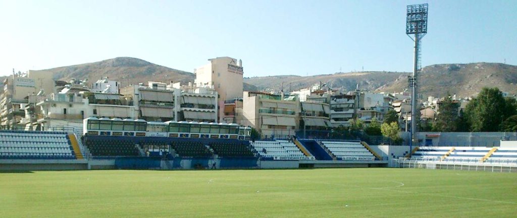 «Άγριο» ξύλο στη Νίκαια – Συγκρούστηκαν οπαδοί του Ιωνικού και της Προοδευτικής (βίντεο)