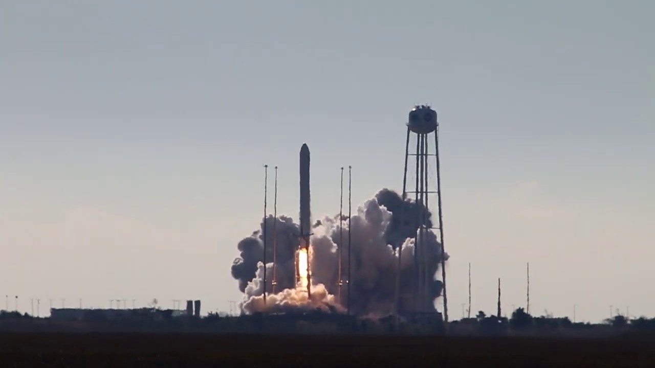 Βίντεο: Η NASA εκτόξευσε πυραυλικό φορέα με 3,7 τόνους εφοδίων για τον ISS