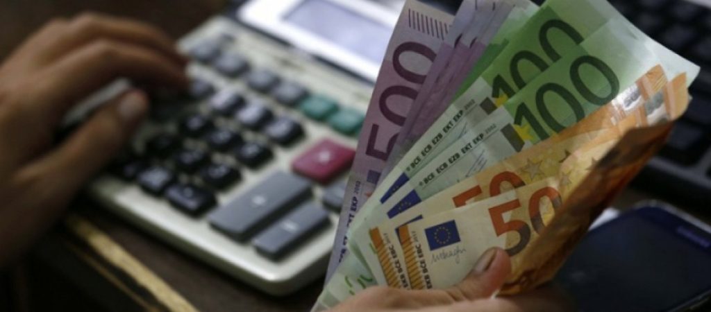 Φορολογικό νομοσχέδιο: Όλες οι αλλαγές για μισθωτούς, επαγγελματίες, αγρότες και επιχειρήσεις