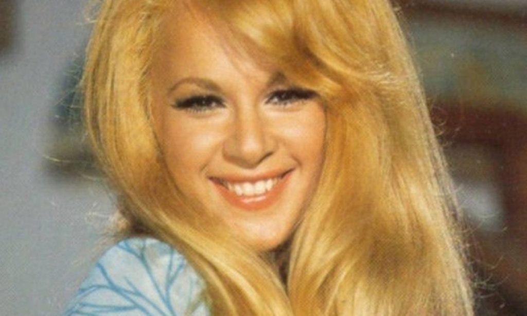 Αλίκη Βουγιουκλάκη: Το στιγμιότυπο μέσα από το χειρουργείο που έγινε viral (φώτο)