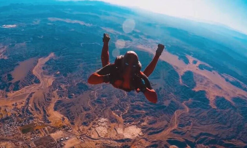 Ο… Deadpool πήδηξε από τα 3.600 μέτρα (βίντεο)