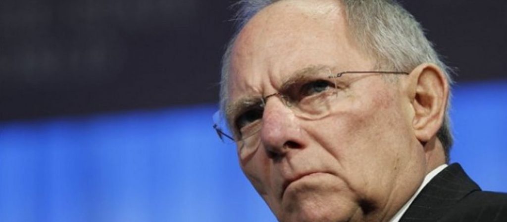 Β.Σόιμπλε: H Λαγκάρντ να σεβαστεί την «περιορισμένη εντολή» της ΕKT