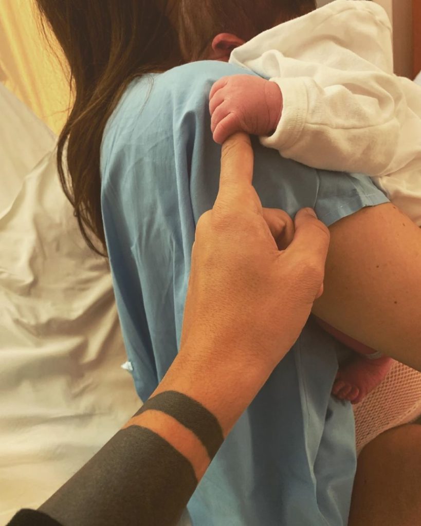 Xρήστος Δώνης: «Καλώς ήρθες στην οικογένεια μας μικρέ μπόμπιρα» (φωτο)