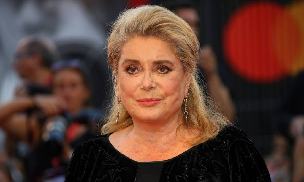 Κατρίν Ντενέβ: Υπέστη εγκεφαλικό – Κρίσιμες ώρες για την ηθοποιό