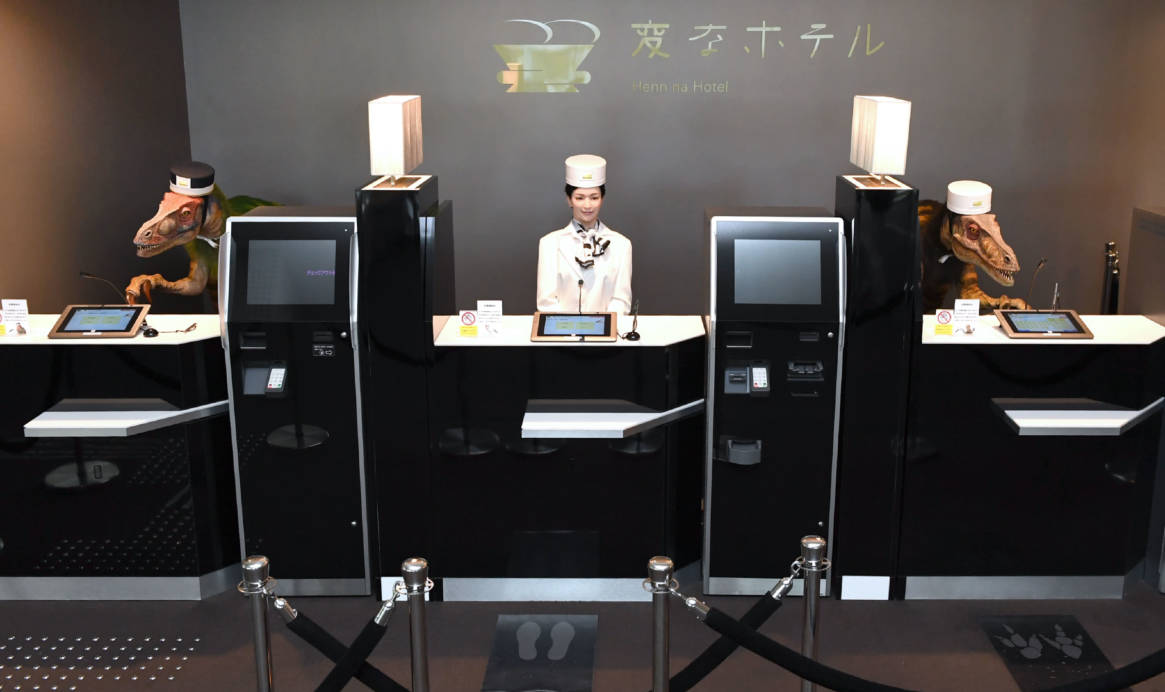 Ιαπωνία: Ξενοδοχεία λειτουργούν με… ρομπότ στην ρεσεψιόν (βίντεο)
