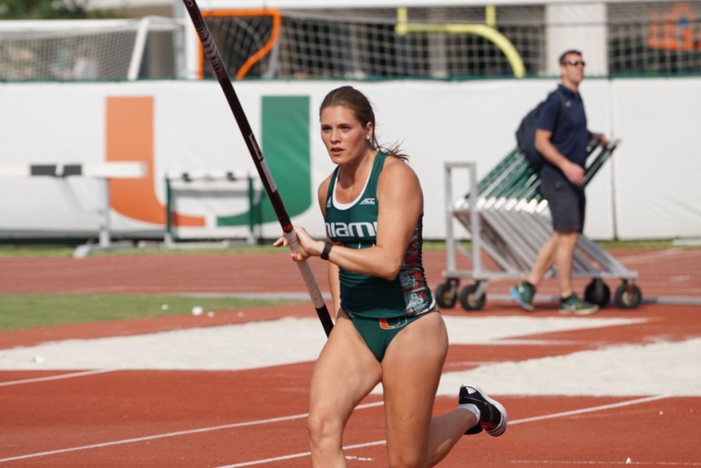 Διάσημη επικοντίστρια δημοσίευσε αποκαλυπτική φωτογραφία και έφερε τα «πάνω κάτω» (φωτο) (upd)