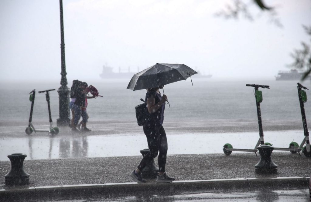 Κακοκαιρία με καταιγίδες και χαλάζι αλλά και υψηλές θερμοκρασίες με σκόνη από την Αφρική! – Από το Σάββατο βελτίωση