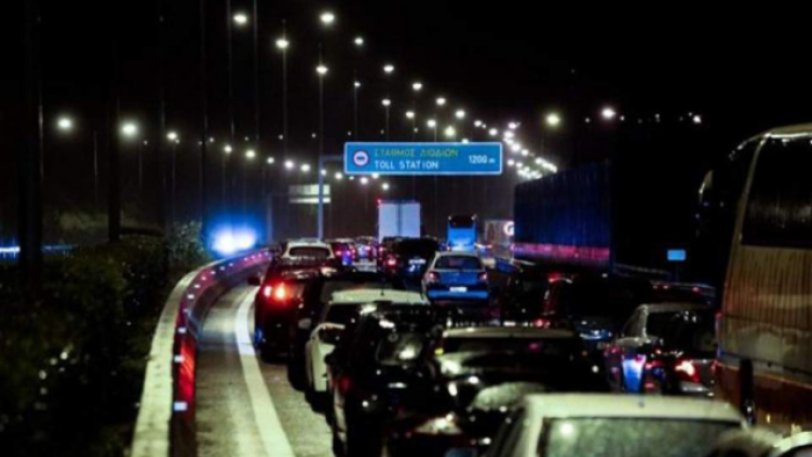 Καραμπόλα τριών αυτοκινήτων στον Κηφισό – Μποτιλιάρισμα στους δρόμους