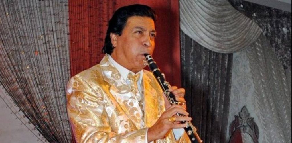 Αλέξης Τσίπρας: Έκατσε «κλαρίνο»  μπροστά στον Γιώργο Μάγκα (φωτό)