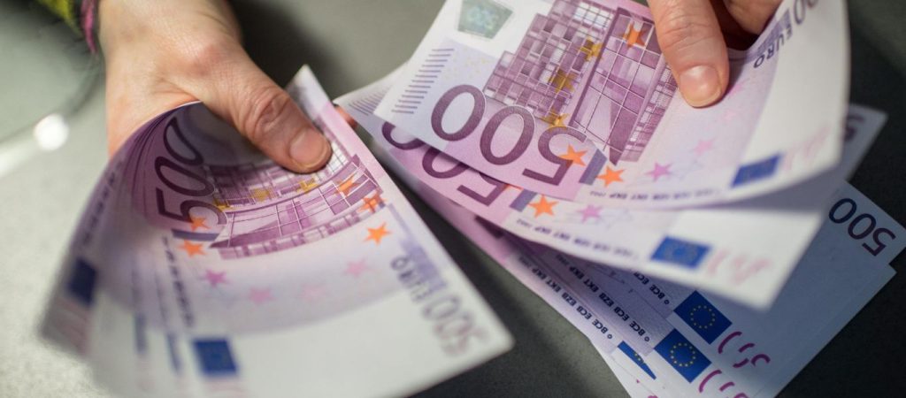 Ρύθμιση 48 δόσεων στην Εφορία – Θα υπάρχει bonus για τους συνεπείς – Τι προβλέπει το  νέο φορολογικό ν/σ