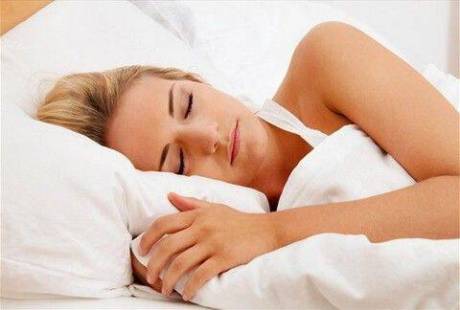Πριν κοιμηθείτε βάλτε ένα σαπούνι κάτω από τα σεντόνια – Δεν φαντάζεστε το αποτέλεσμα