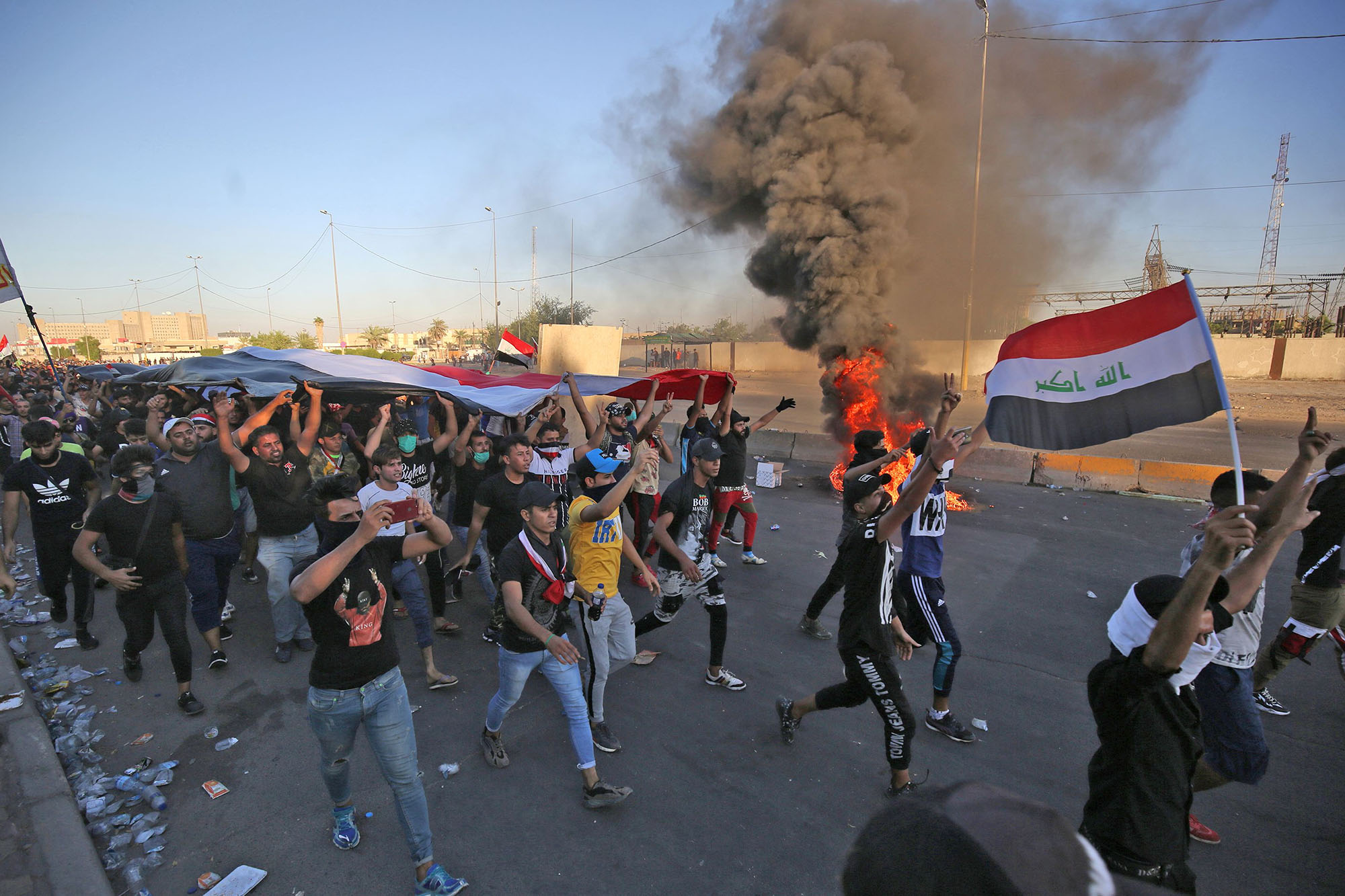 Δέκα νεκροί και δεκάδες τραυματίες το τελευταίο 24ωρο στις διαδηλώσεις στο Ιράκ (φωτο)