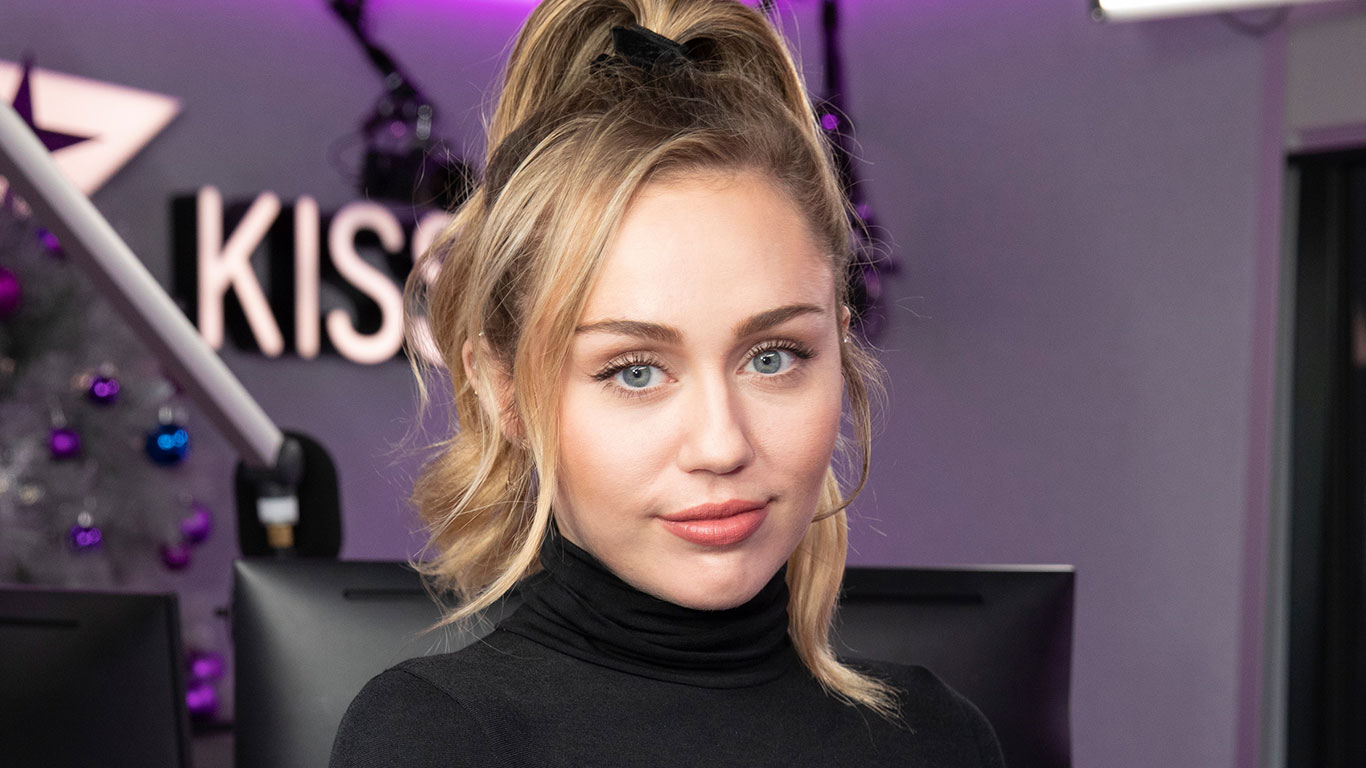 Miley Cyrus: Ξεκίνησε τα… unfollow