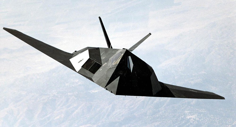 Βίντεο: F-117 που έχουν «αποσυρθεί» από το 2008 πετούν πάνω από τη Νεβάδα