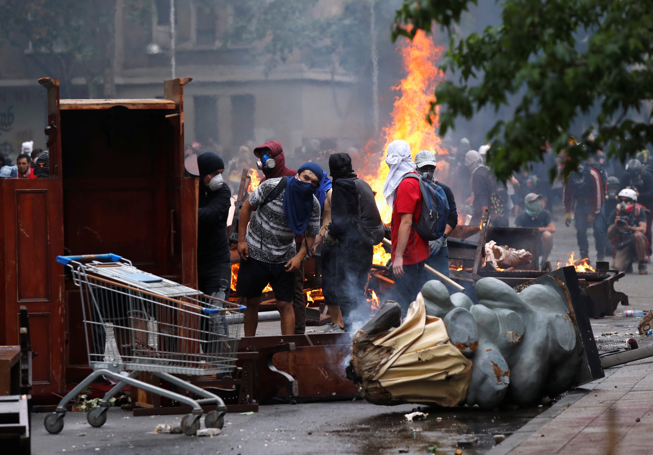 Στις φλόγες πανεπιστήμιο του Σαντιάγιο μετά από πορεία διαμαρτυρίας