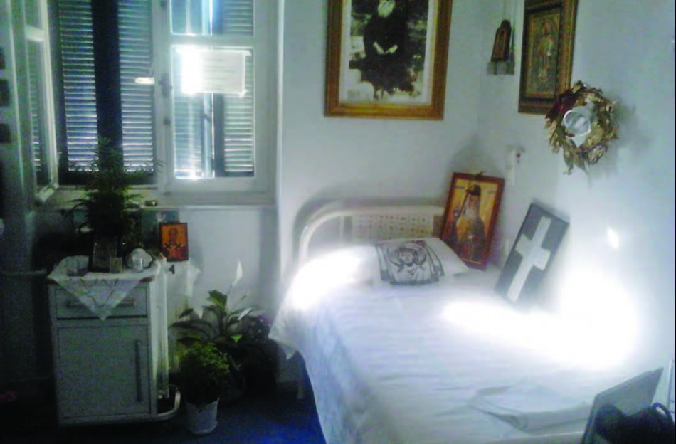 Αρεταίειο: Σε τόπο προσκυνήματος έχει μετατραπεί το δωμάτιο του Αγίου Νεκταρίου (φωτο)