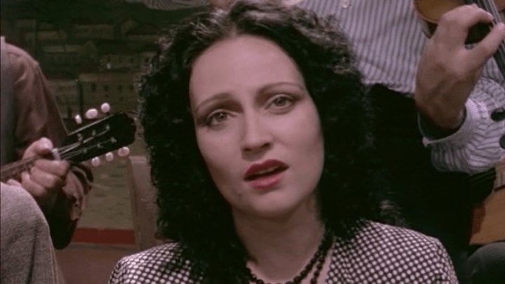 «Έφυγε» από τη ζωή η εμβληματική ερμηνεύτρια και ηθοποιός Σωτηρία Λεονάρδου (βίντεο)