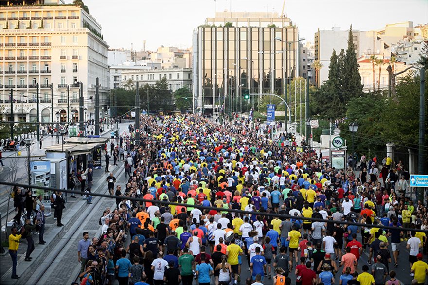 37ος Μαραθώνιος: Πάνω από 12.000 δρομείς στον αγώνα των 10χλμ – Εντυπωσιακές εικόνες (φώτο)