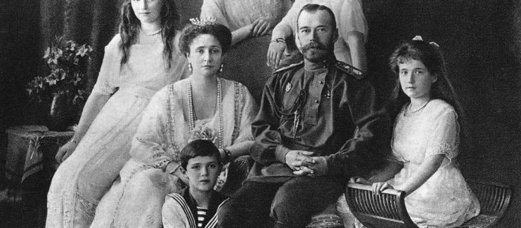 Δύτες ανακάλυψαν πολύτιμο φορτίο – 900 μπουκάλια γαλλικών ποτών που προορίζονταν για τον Τσάρο Νικόλαο Β’ (βίντεο)